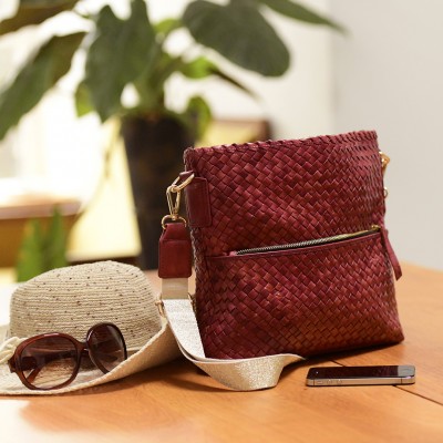 INDIA crossover/crossbody taske, kastanje læder