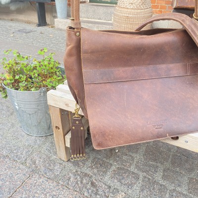 Hühnergalgen, Braun