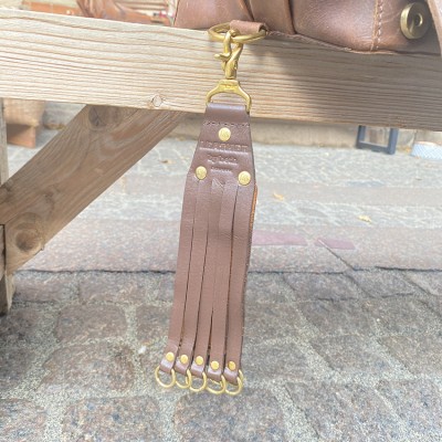 Hühnergalgen, Braun