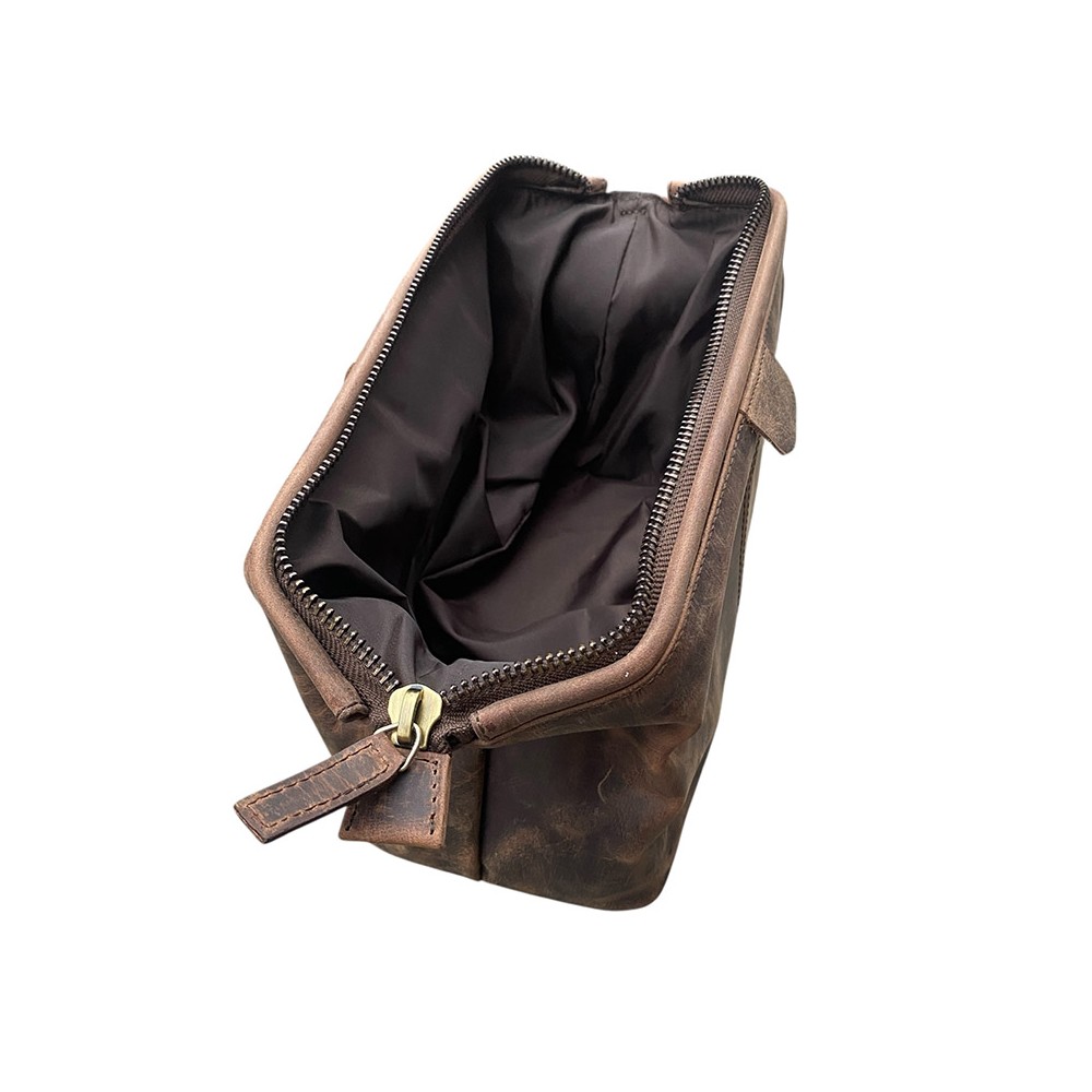 TREND toilet bag in Crazy Horse leather